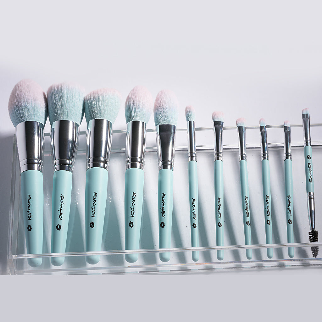 WINTER GREEN Handbook Brush Holder with Makeup 11 pc Brush Set